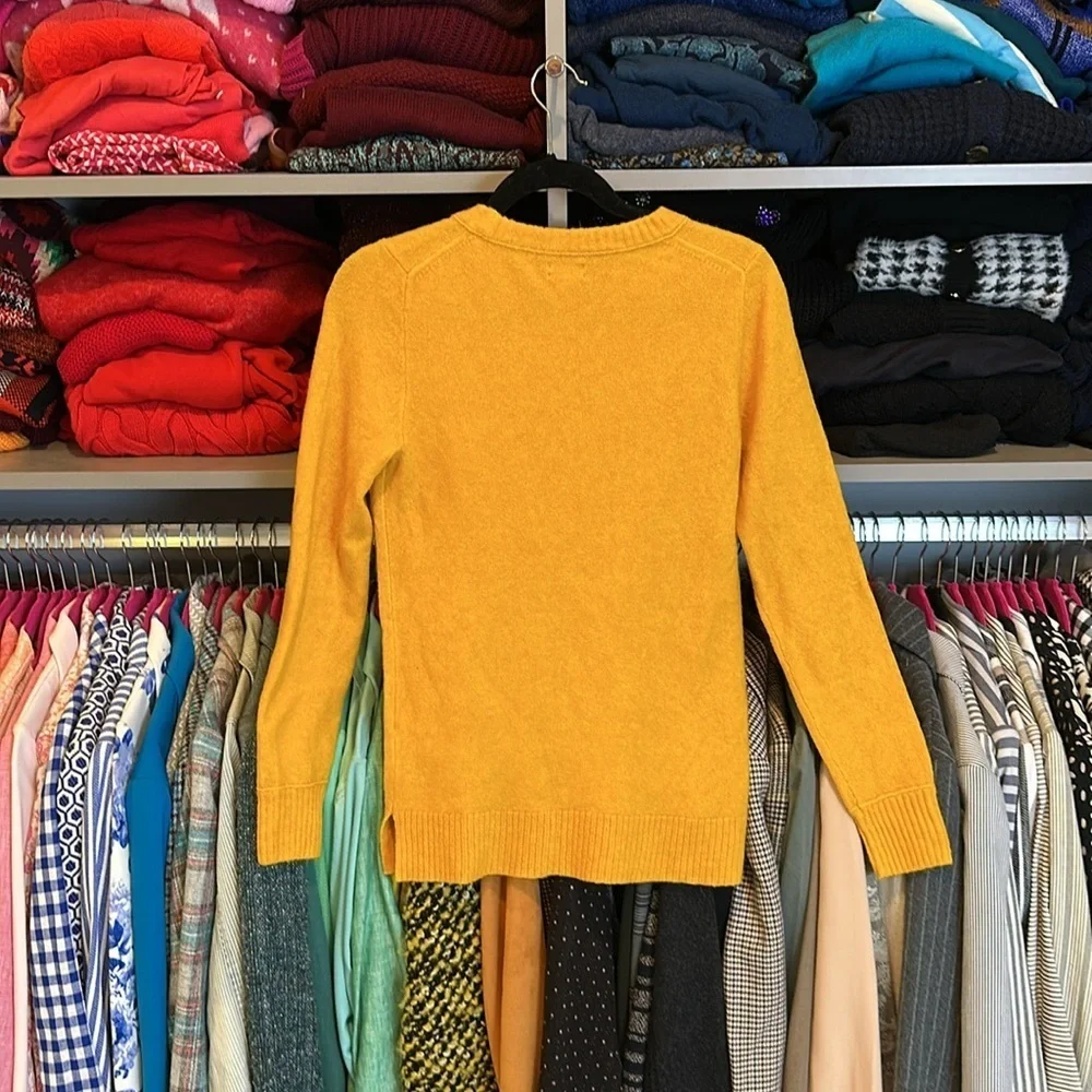 J Crew marigold long sleeve crew neck sweater size XS